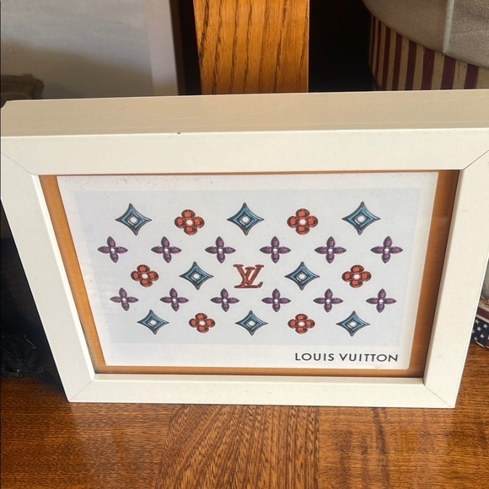 Louis Vuitton card stock picture